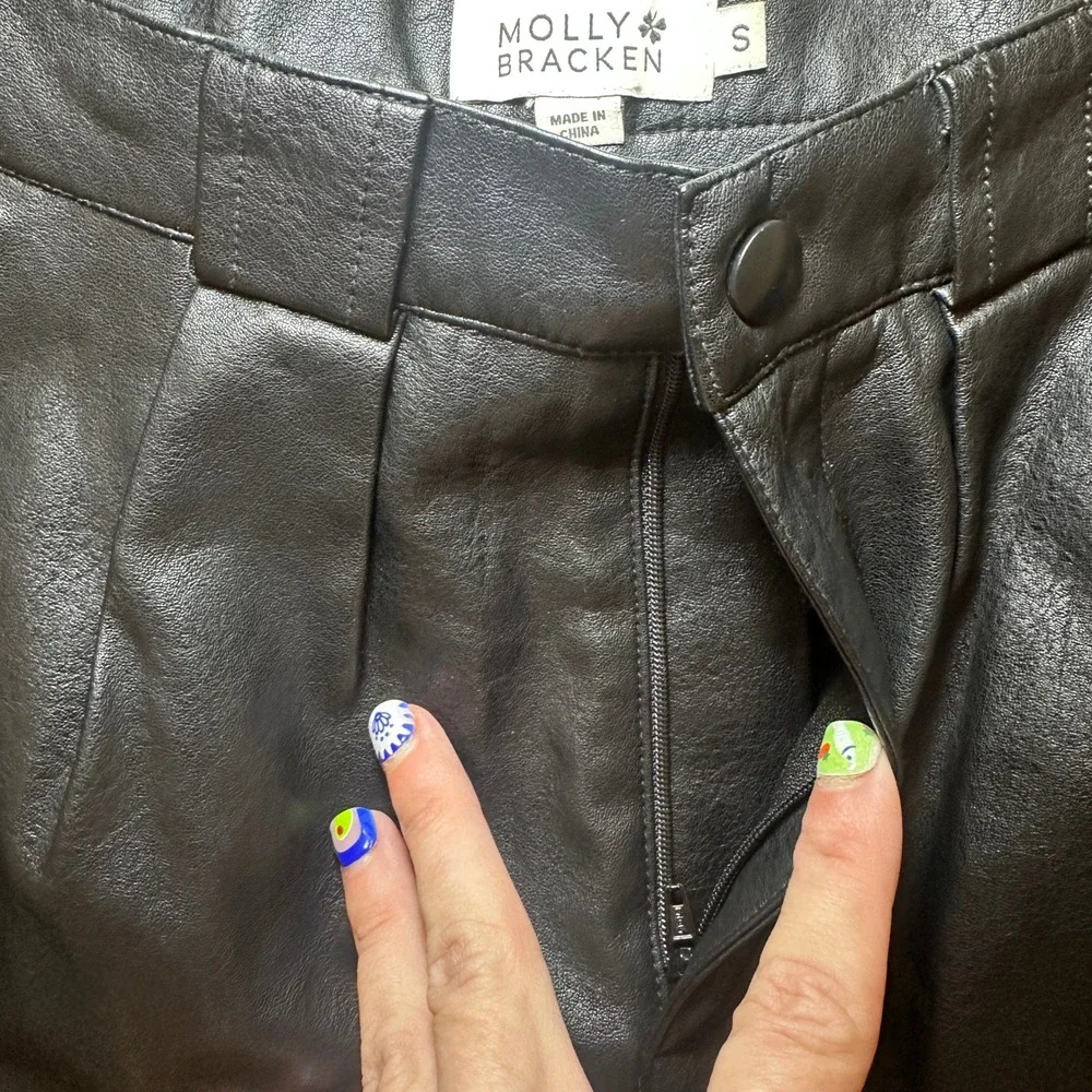 Molly Bracken Womens Sleek Black Faux Leather High Waisted Shorts Size S NWOT